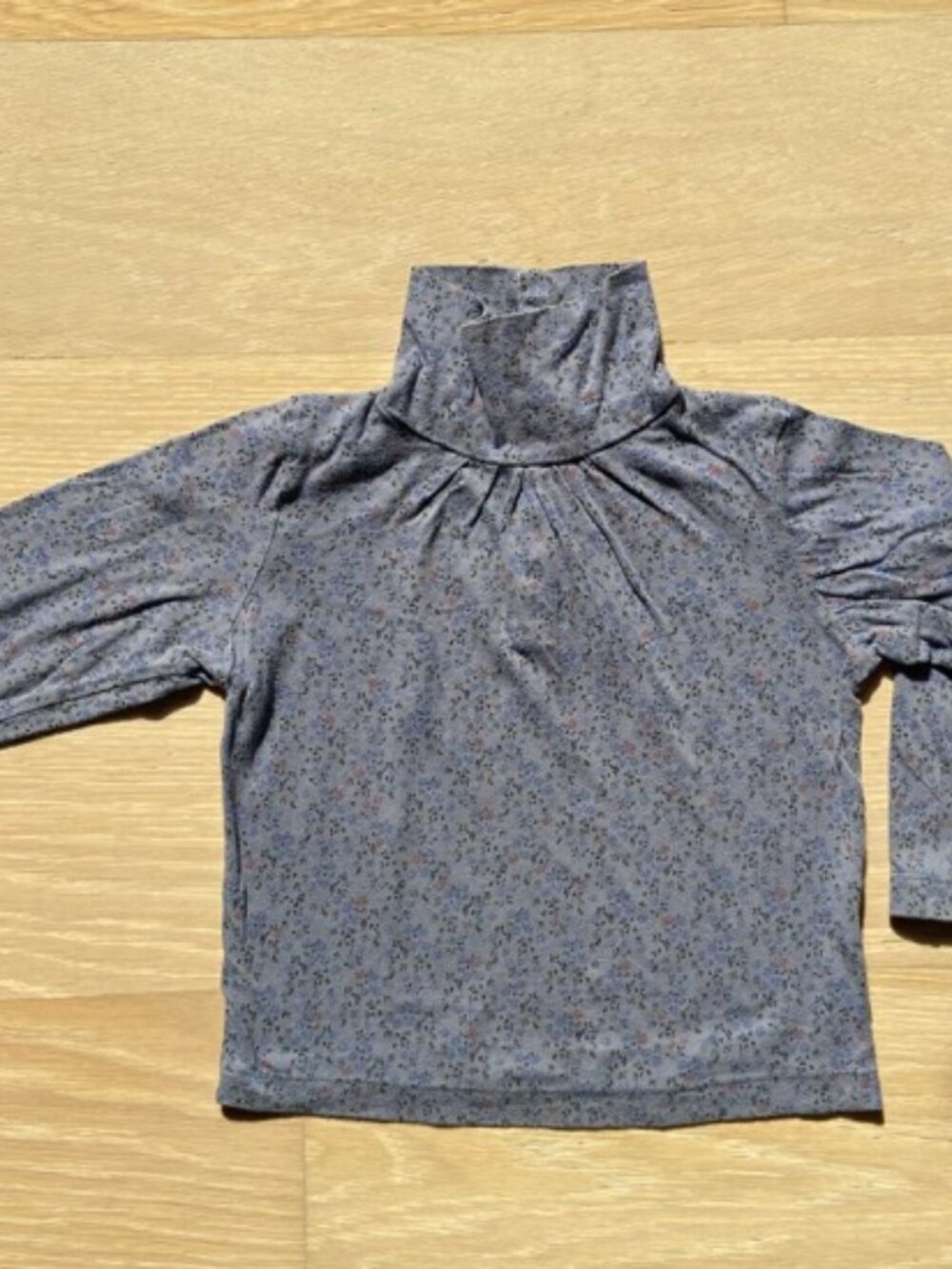 Monoprix, blue pink floral on light grey print Turtle neck, toddler size: 24 mos